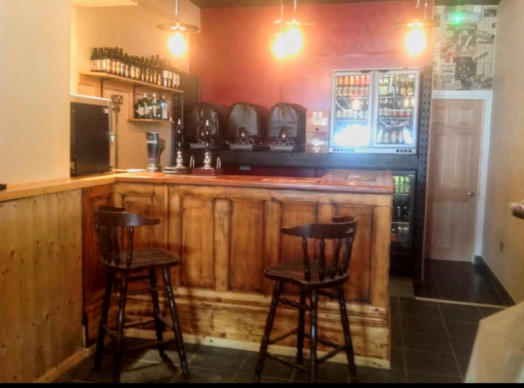 Photo of the bar in the Old Sound Bar